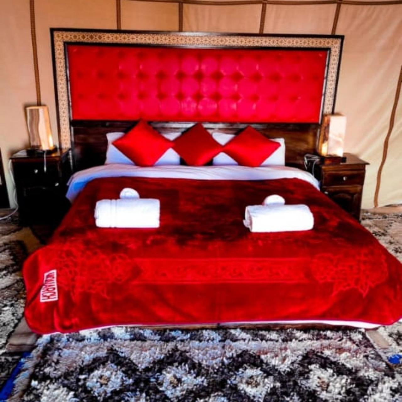 Sahara Luxury Glamping Hotel เมอร์ซูกา ภายนอก รูปภาพ