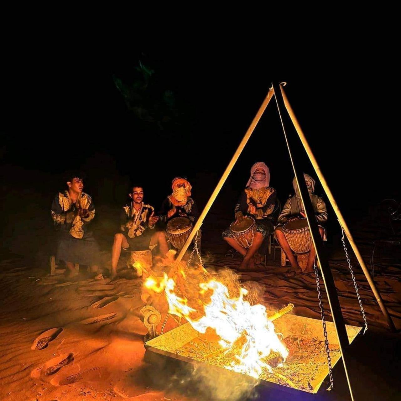 Sahara Luxury Glamping Hotel เมอร์ซูกา ภายนอก รูปภาพ
